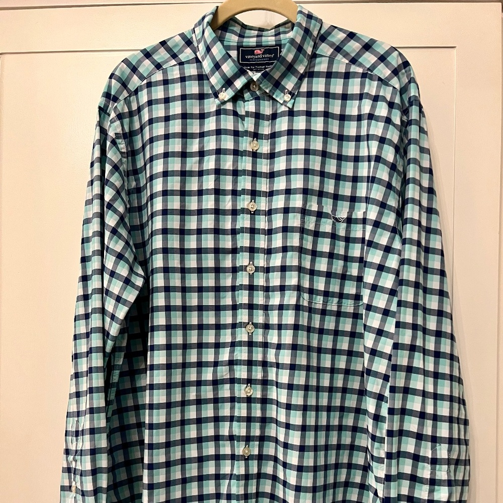 Vineyard Vine Performance Slim Fit Tucker button down shirt XL